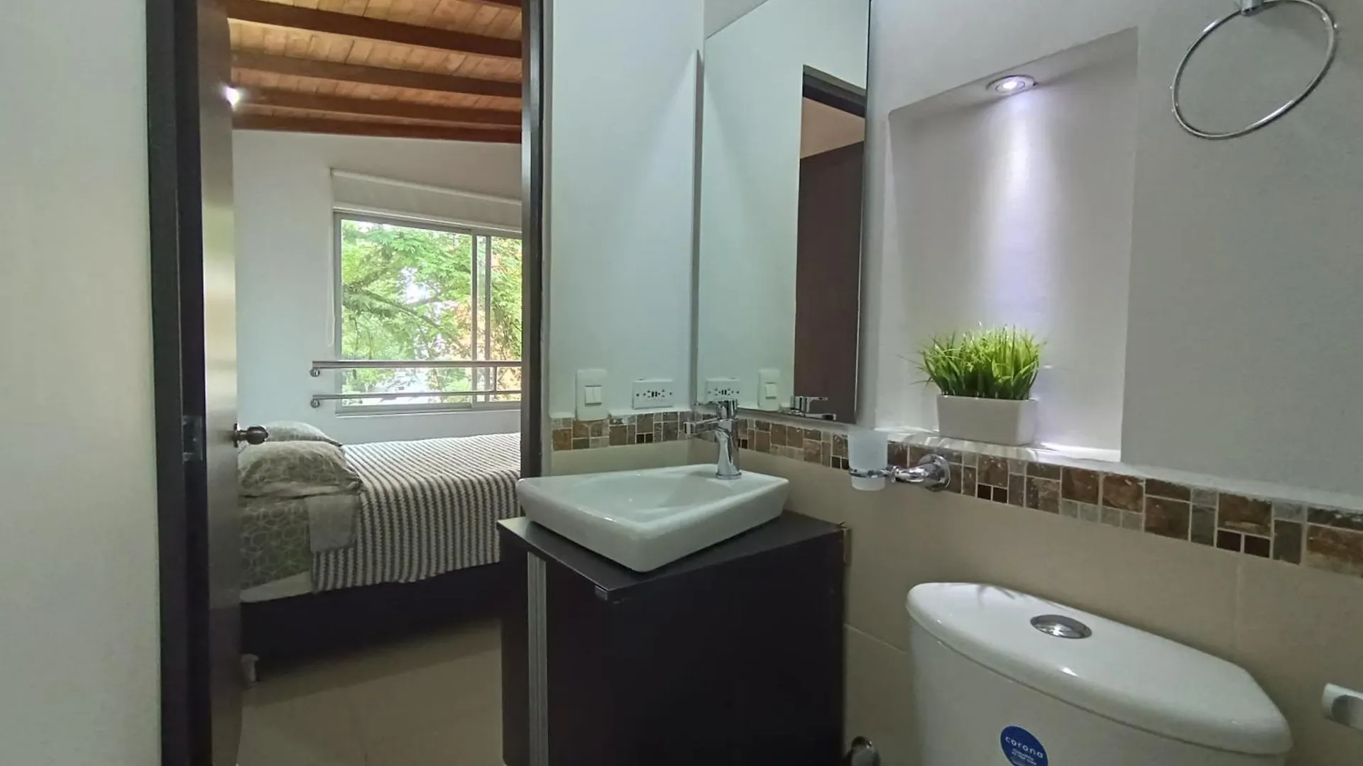 Apartment With Jacuzzi In Laureles Medellin Colombia